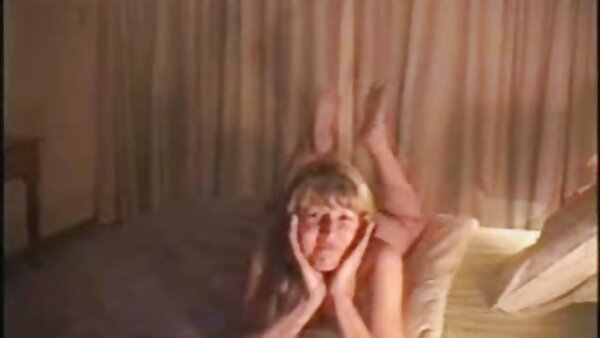 نوزاد زنجبیل فیلم سکس گروهی خارجی شهوانی با کک و مک در موقعیت های مختلف فاک شده است