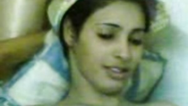 دوست دختر بلوند در حال عشق فیلم سکسی خارجی گروهی ورزی با دوست پسرش در آشپزخانه