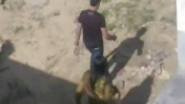 گربه آبدار توموئه آسای ژاپنی آماده لیسیدن فیلم سکسی گروهی خشن است